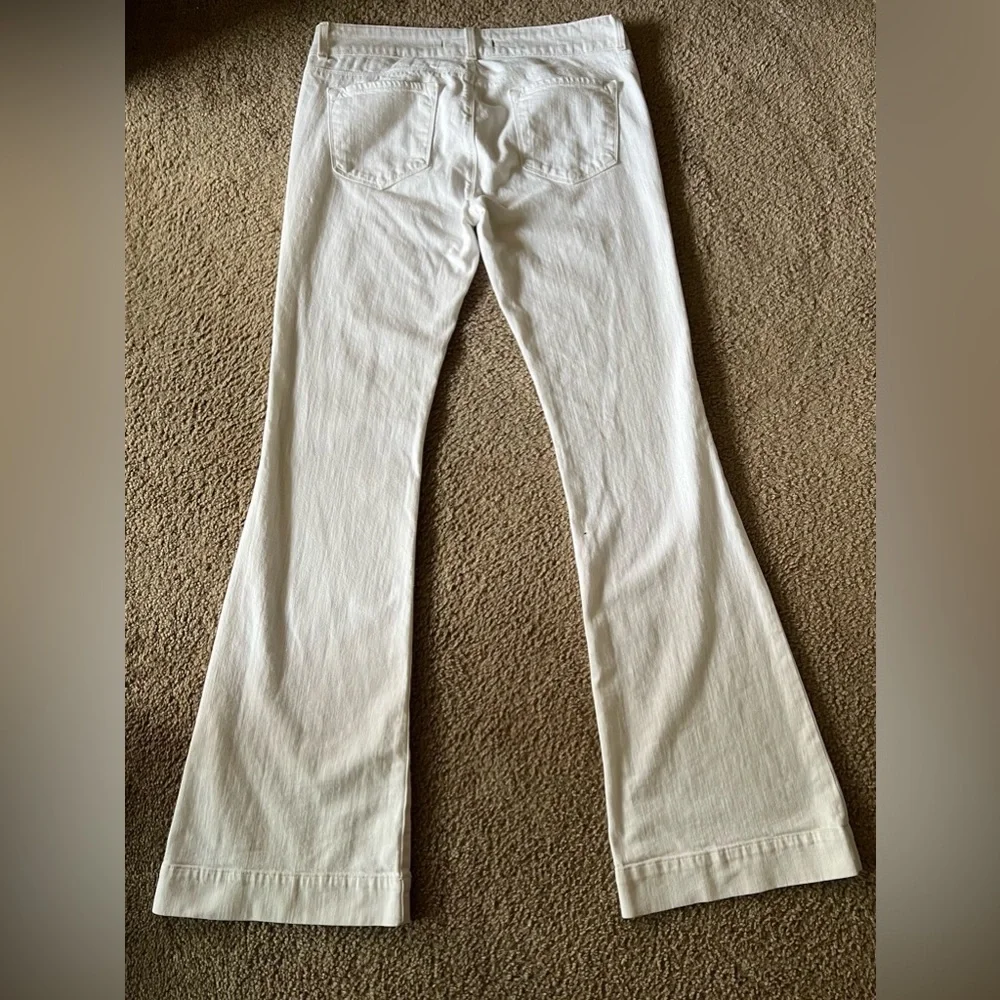 J Brand White Love Story Low Rise Flare Women’s Sz 32 Jeans